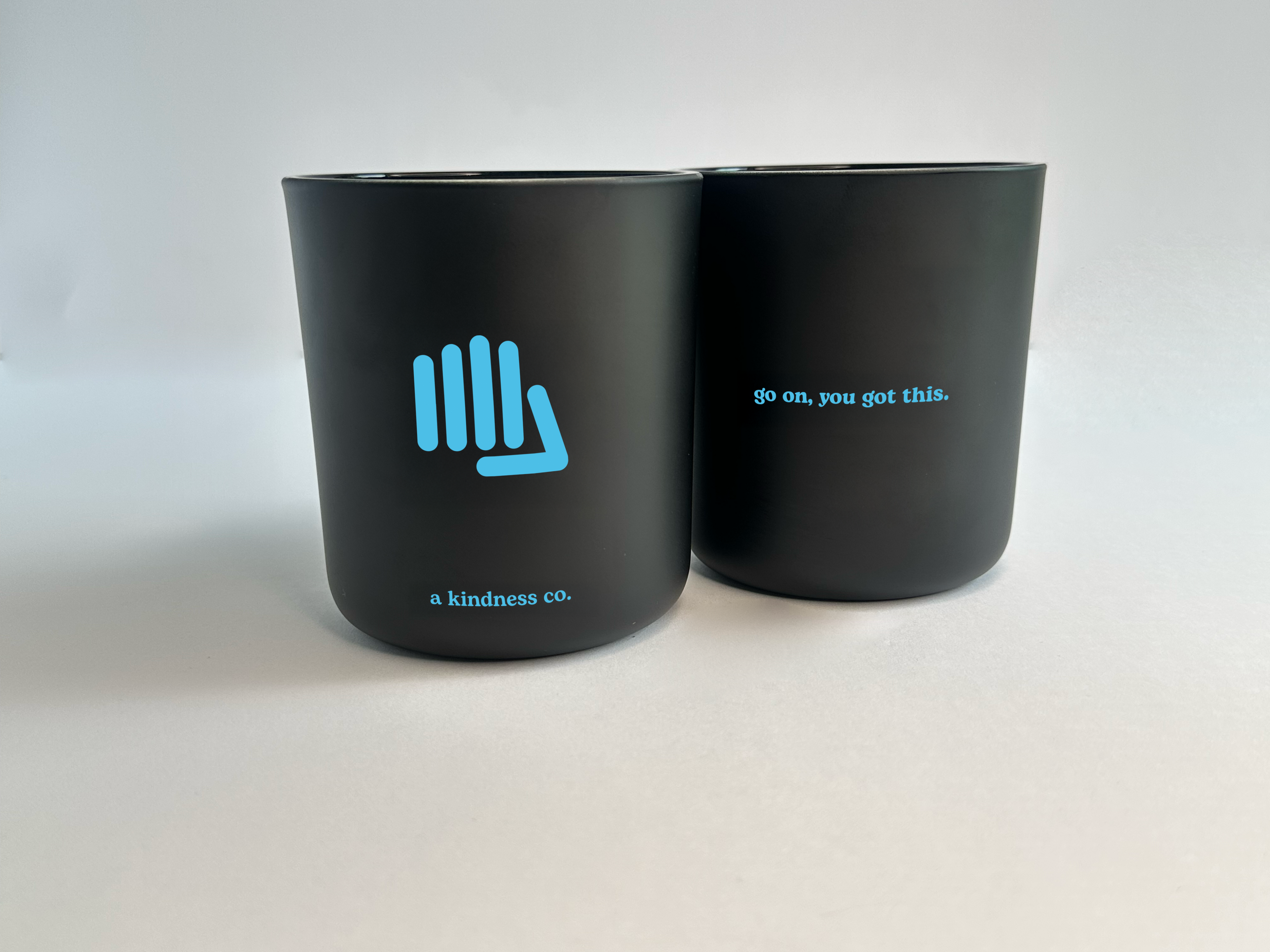 pow. pow. 2-wick candle