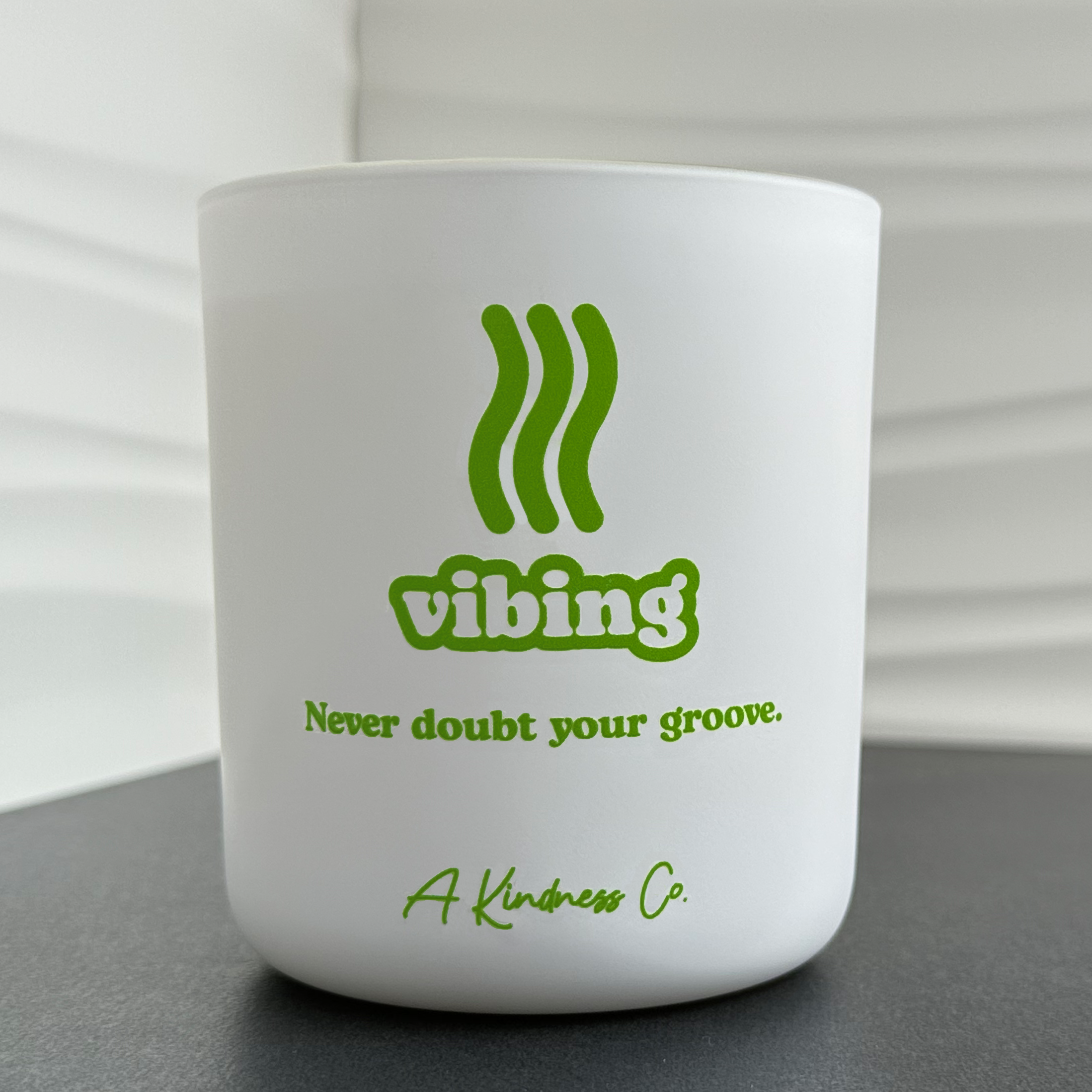 vibing 2-wick candle OG